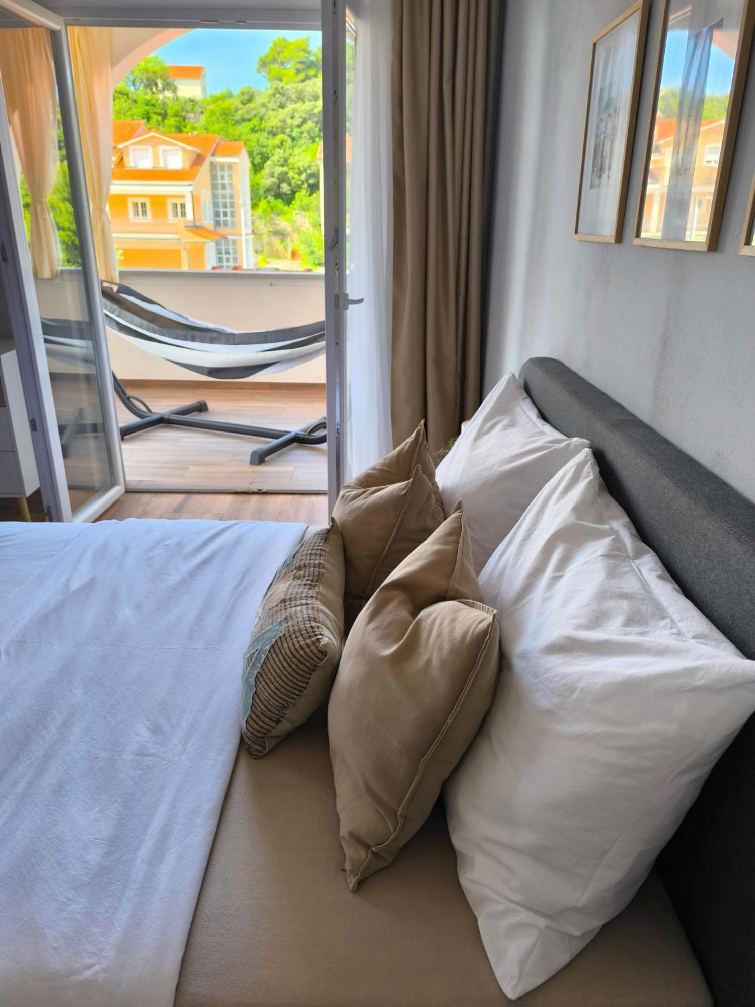 House Kapetanovic 3* Palit